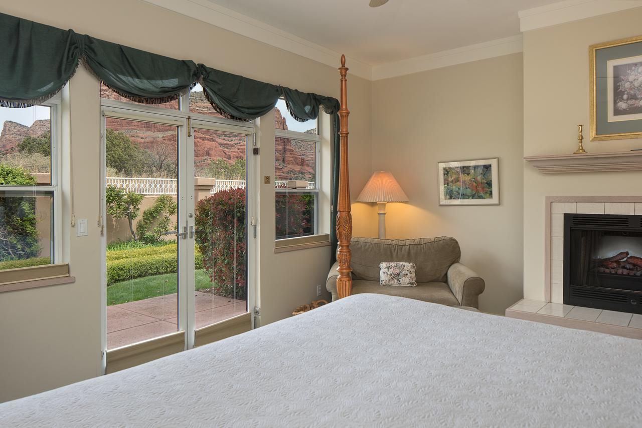 King Room - Claret Cup,669439254:JPEG