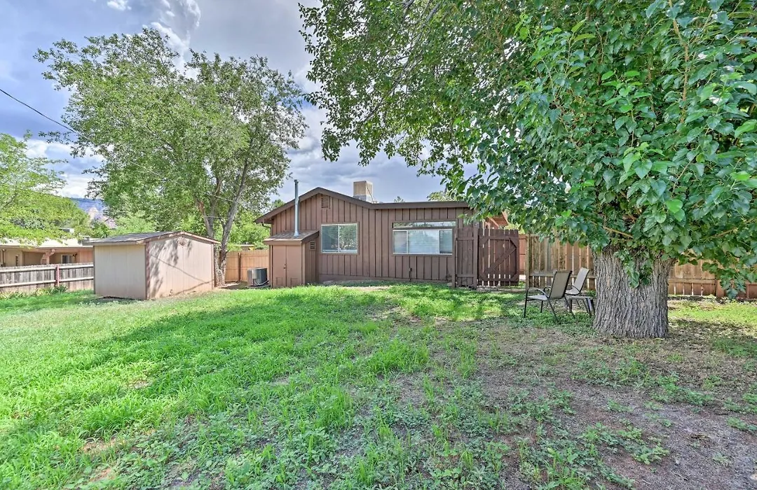 Quaint Sedona Cottage With Backyard And Views!-1