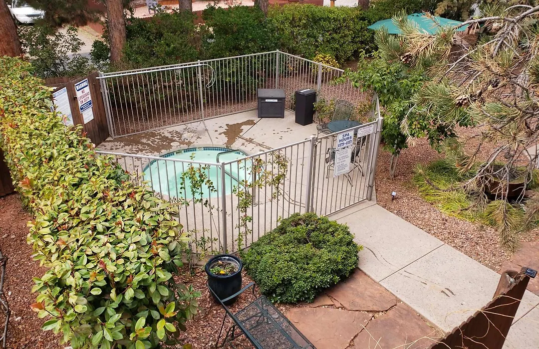 Baby Quail Inn-1