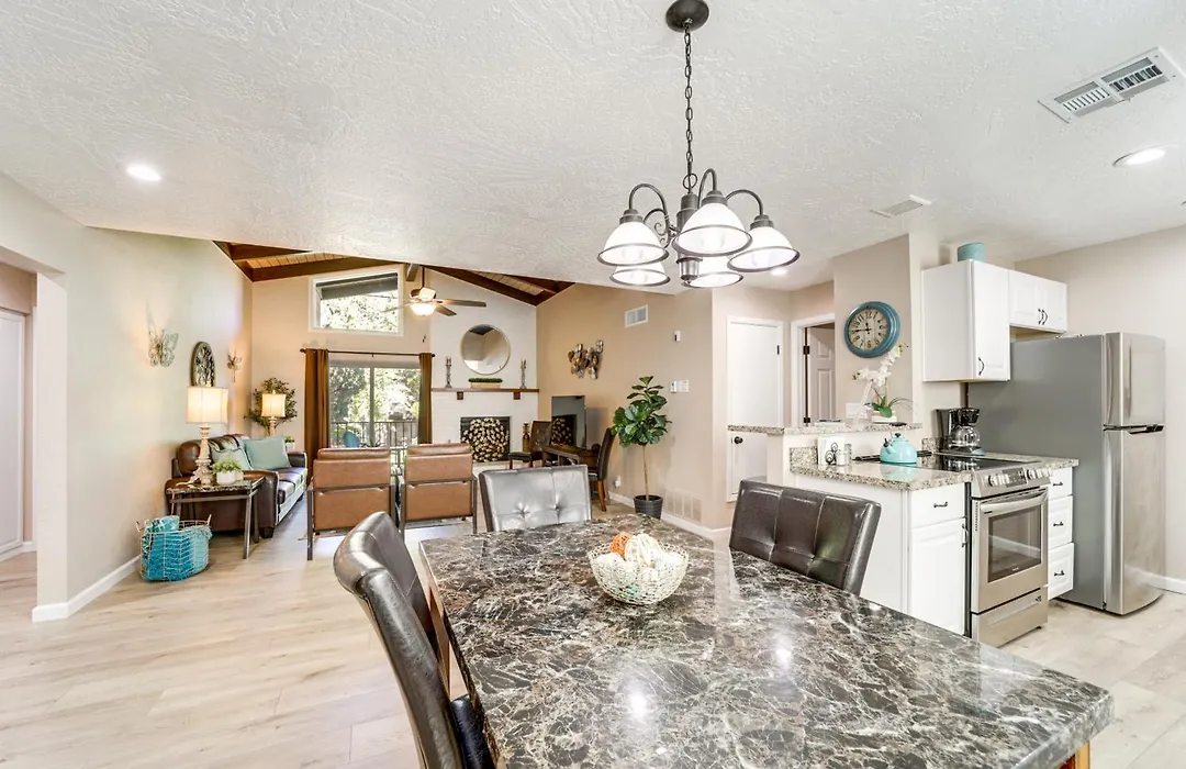 Mtn-View Condo W/ Hot Tub Access In Sedona!-1