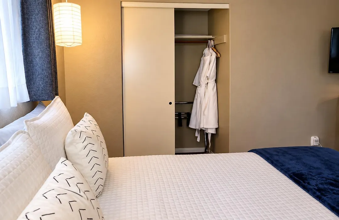 Baby Quail Inn-1