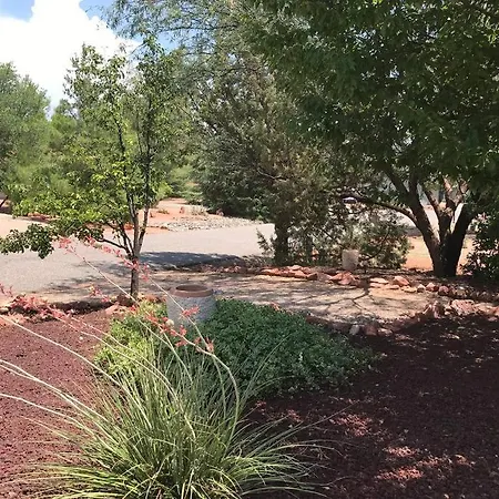 Mountain View 1 Bedroom Apartment, Unit B, Private Entrance-2