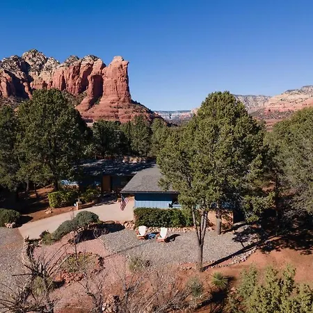 Red Rocks Retro! Stunning Views And Hot Tub!-3