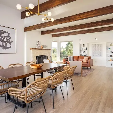Stunning Views, Large Deck W/ Private Hiking Trail-3