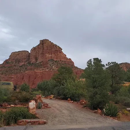 Spectacular House With 2 Master Suites In Sedona'S High End Subdivision Living!-3