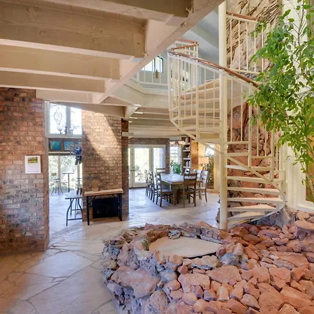 Stone Manor | Hot Tub Red Rock Views | Guest Suite-3