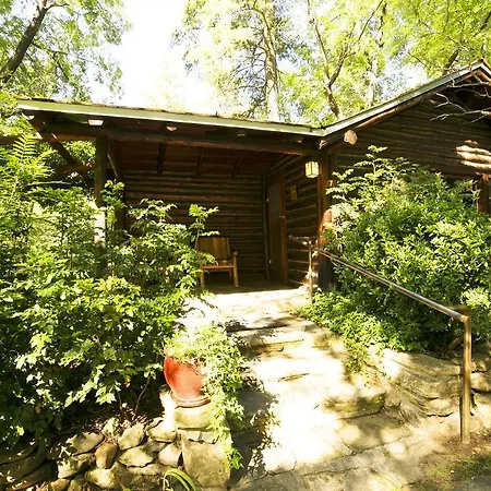 Orchard Canyon On Oak Creek-3